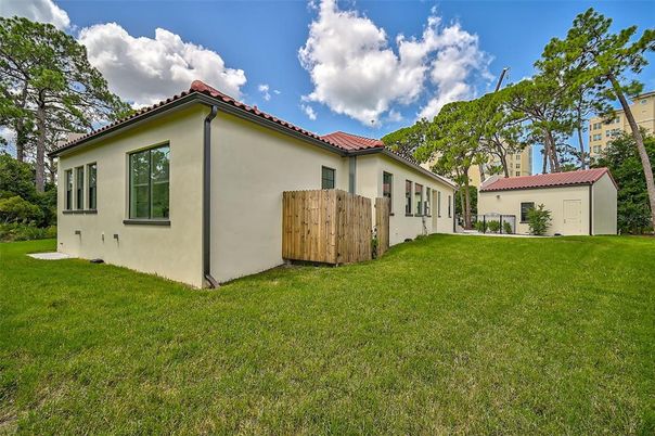 Backyard, Exterior
