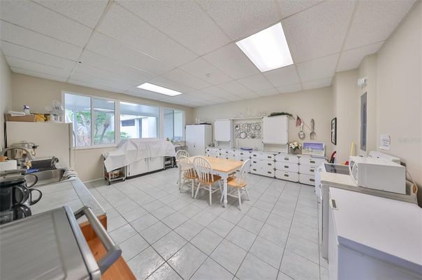Dining room, Interior, Recessed Lighting