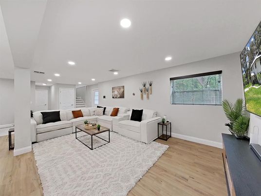 Interior, Living room, Recessed Lighting, Wood Texture Flooring