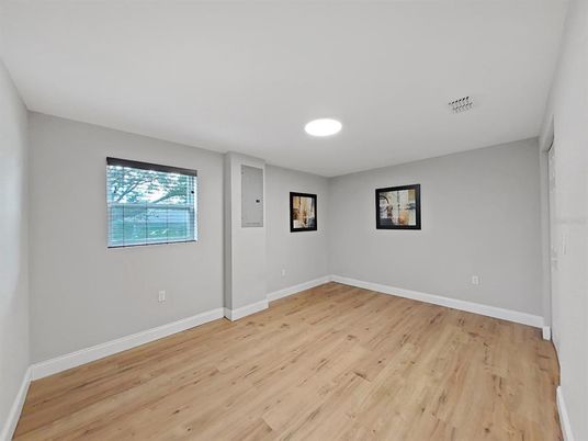 Empty room, Interior, Recessed Lighting, Wood Texture Flooring