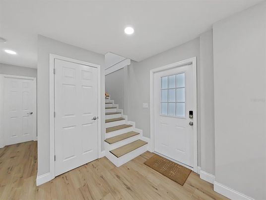 Interior, Recessed Lighting, Wood Texture Flooring