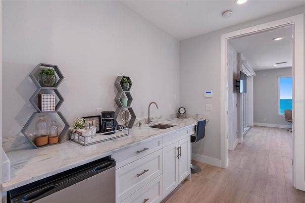Interior, Kitchen, Recessed Lighting, Water, Wood Texture Flooring