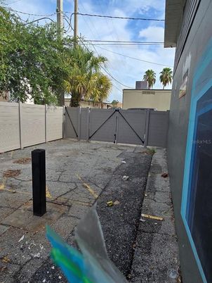 Backyard, Exterior