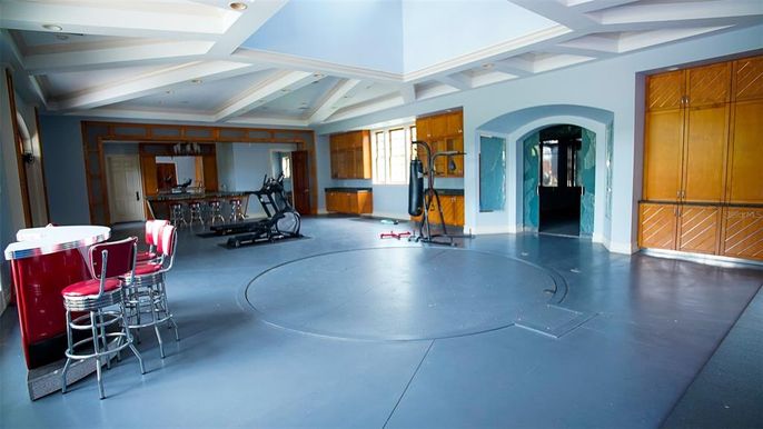 Fitness Equipment, Interior