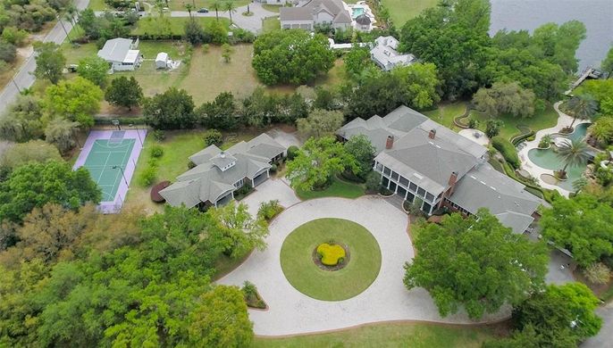 Exterior, Drone
