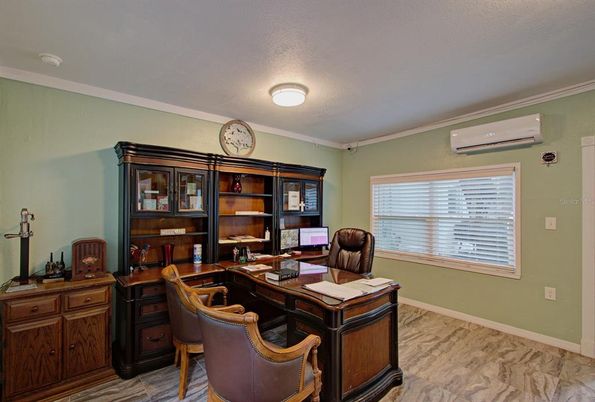 Home Office, Interior