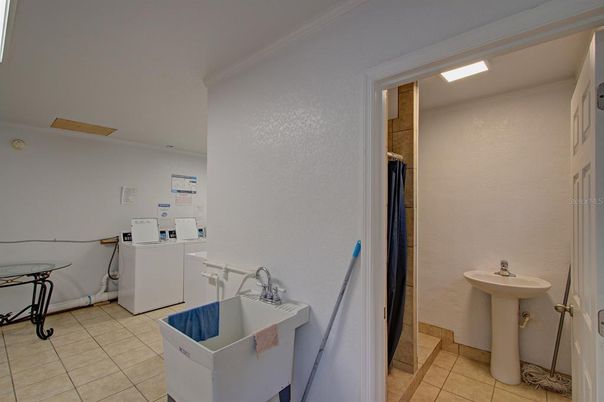Bathroom, Interior, Recessed Lighting