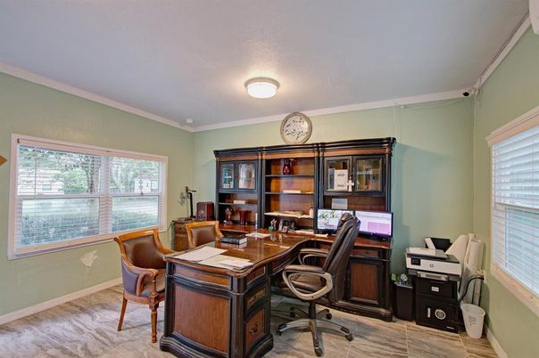 Home Office, Interior
