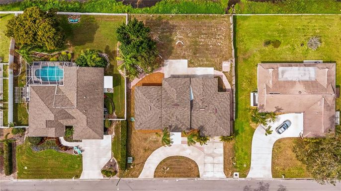 Exterior, Drone
