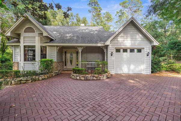 Attached, Exterior, Facade, Ranch