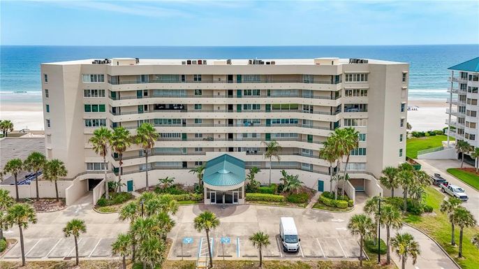 Exterior, Facade, Condo Building