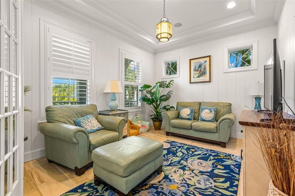 Interior, Living room, Pendant Lights, Recessed Lighting, Wood Texture Flooring