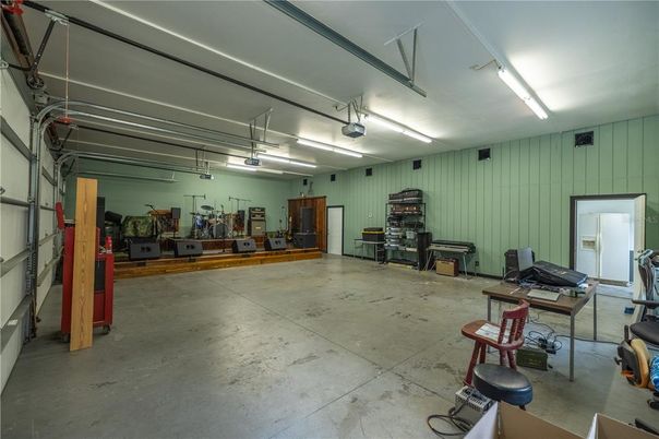 Garage, Interior