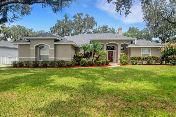 Backyard, Exterior, Facade, Ranch