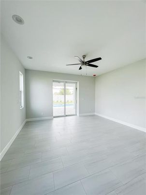 Empty room, Interior, Recessed Lighting
