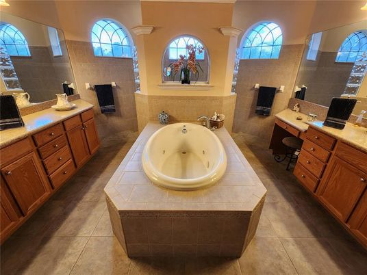 Bathroom, Dual Sink Vanities, Interior
