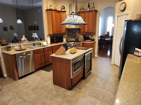Dining room, Interior, Kitchen, Pendant Lights, Stainless Steel Appliances