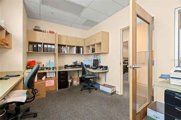 Home Office, Interior
