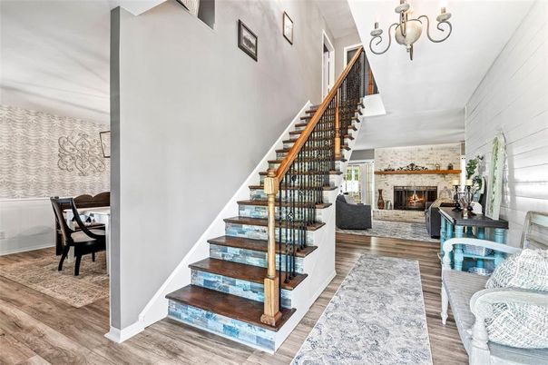 Chandelier, Dining room, Fireplace, Interior, Wood Texture Flooring