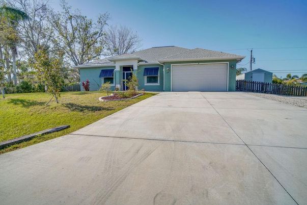 Attached, Backyard, Exterior, Facade, Ranch
