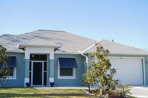 Attached, Exterior, Facade, Ranch
