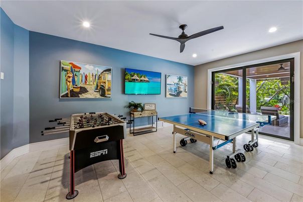 Game Room, Interior, Recessed Lighting