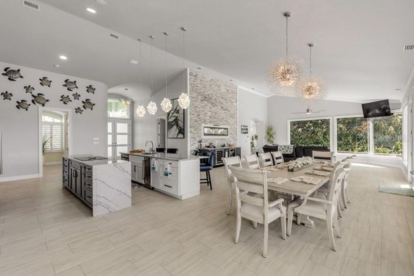 Dining room, Interior, Kitchen, Pendant Lights, Recessed Lighting, Wood Texture Flooring