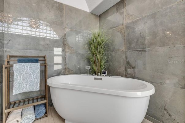 Bathroom, Free Standing Baths, Interior