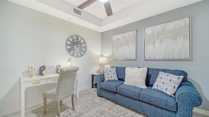 Home Office, Interior