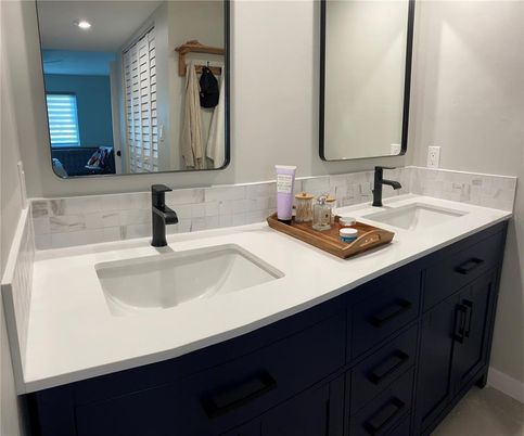 Bathroom, Dual Sink Vanities, Interior, Recessed Lighting