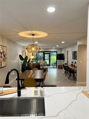Dining room, Interior, Living room, Marble, Pendant Lights, Recessed Lighting