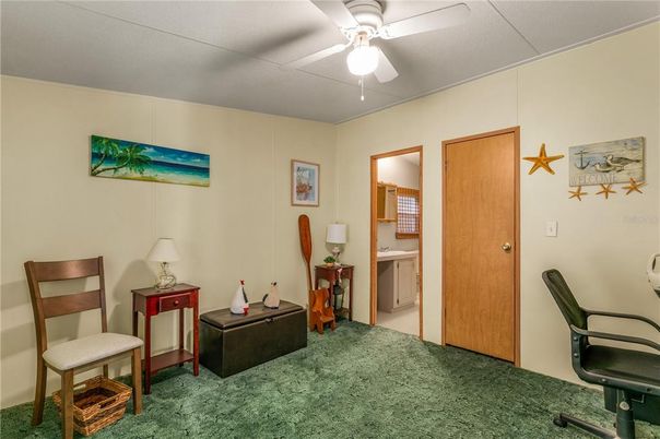 Home Office, Interior