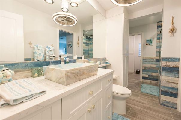 Bathroom, Interior, Pendant Lights, Recessed Lighting, Wood Texture Flooring