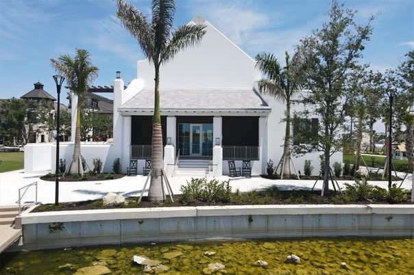 Exterior, Facade, Ranch