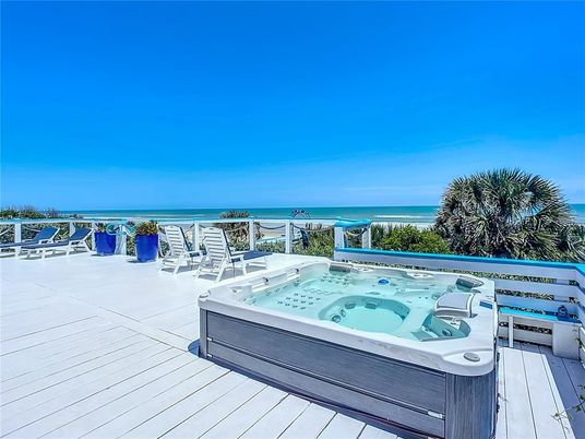 Exterior, Hot Tub, Water