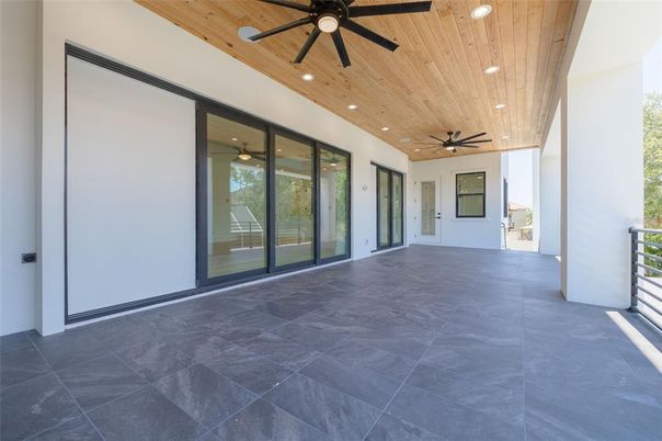 Empty room, Interior, Recessed Lighting, Wooden Ceilings