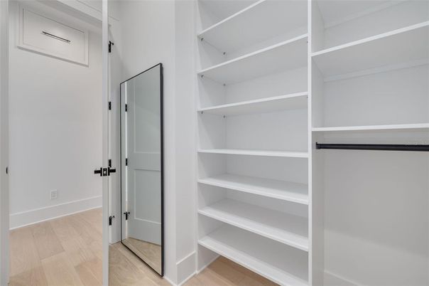 Interior, Walk-in Closets, Wood Texture Flooring