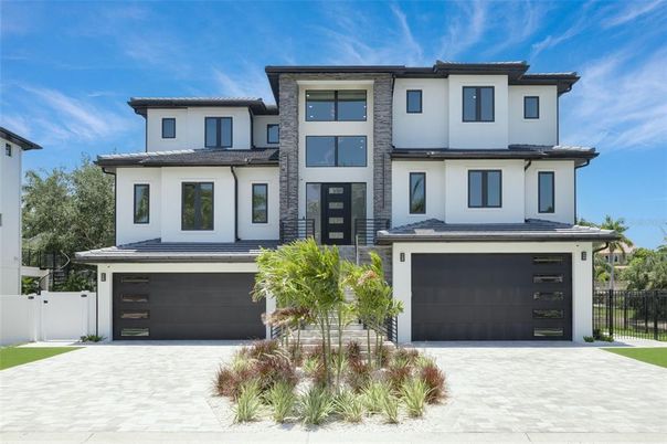 Attached, Exterior, Facade, Modern