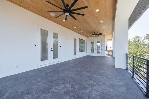 Empty room, Interior, Recessed Lighting, Wooden Ceilings