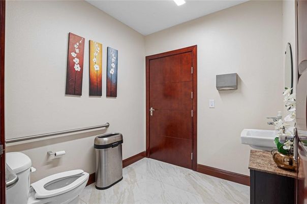 Bathroom, Interior, Marble, Recessed Lighting