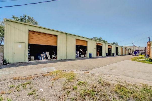 Detached Garage, Exterior