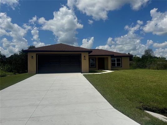 Attached, Exterior, Facade, Ranch