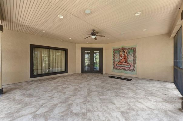 Empty room, Interior, Recessed Lighting