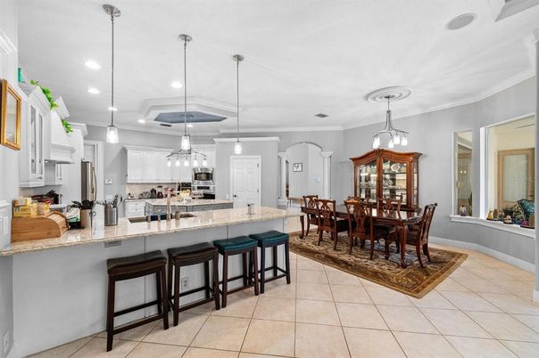 Dining room, Interior, Kitchen, Pendant Lights, Recessed Lighting, Stainless Steel Appliances