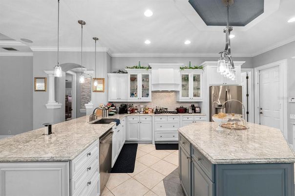 Interior, Kitchen, Pendant Lights, Recessed Lighting, Stainless Steel Appliances