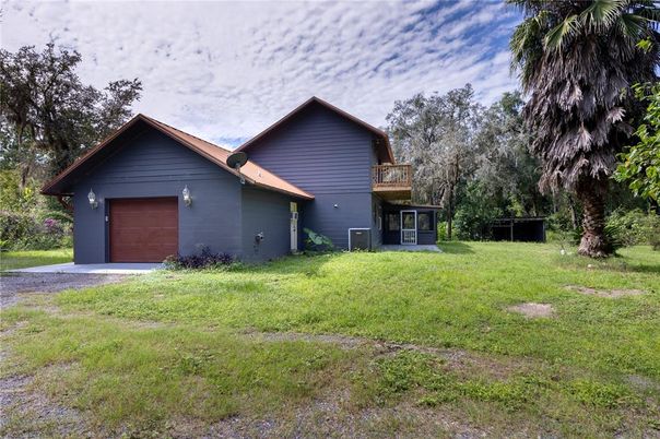 Attached, Backyard, Exterior, Facade, American Craftsman