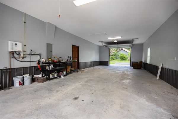 Garage, Interior