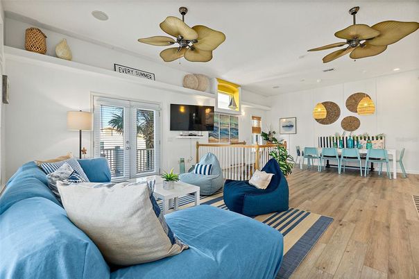 Interior, Kitchen, Living room, Pendant Lights, Recessed Lighting, Wood Texture Flooring