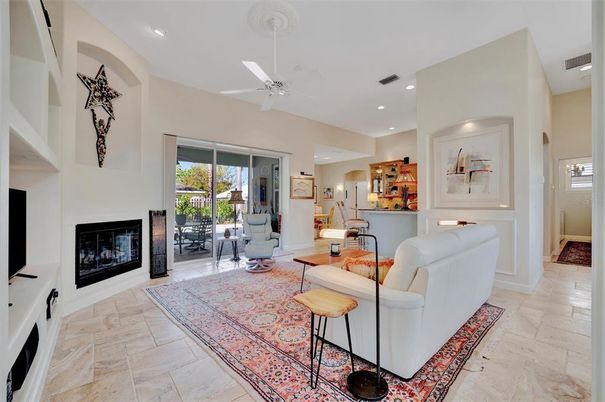 Fireplace, Interior, Living room, Recessed Lighting