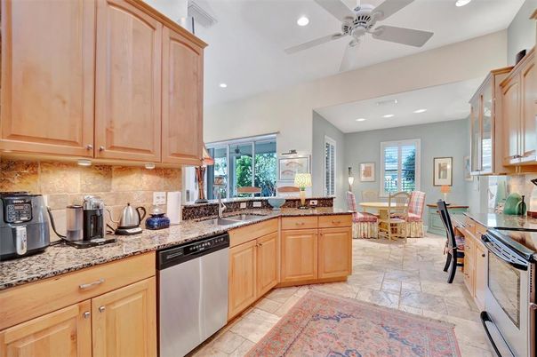 Dining room, Interior, Kitchen, Recessed Lighting